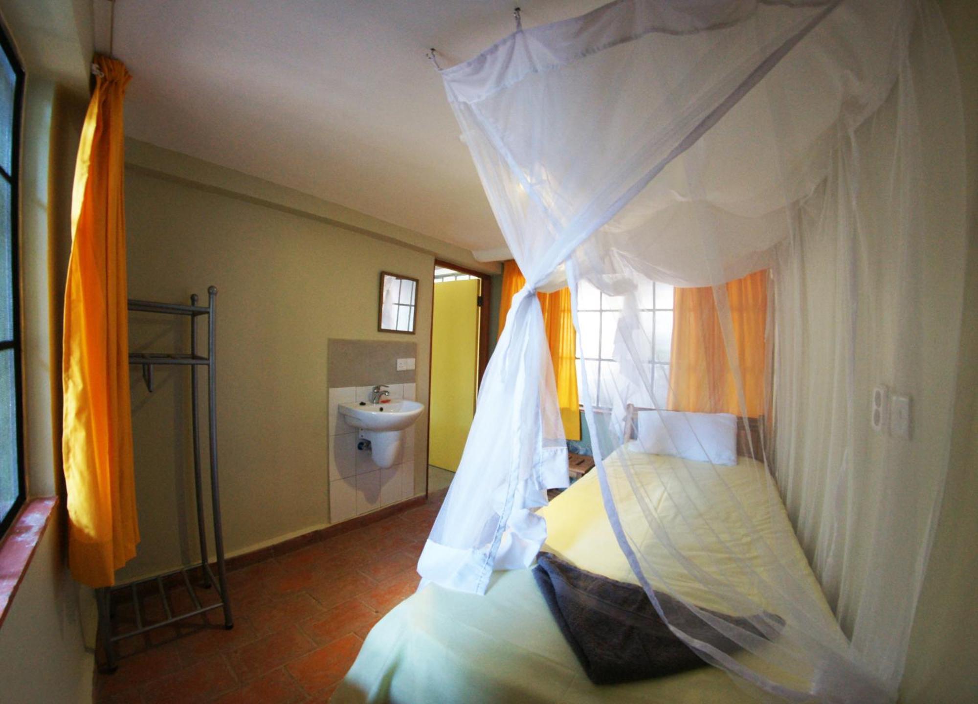 Yellow Haven Lodge Kampala Rum bild
