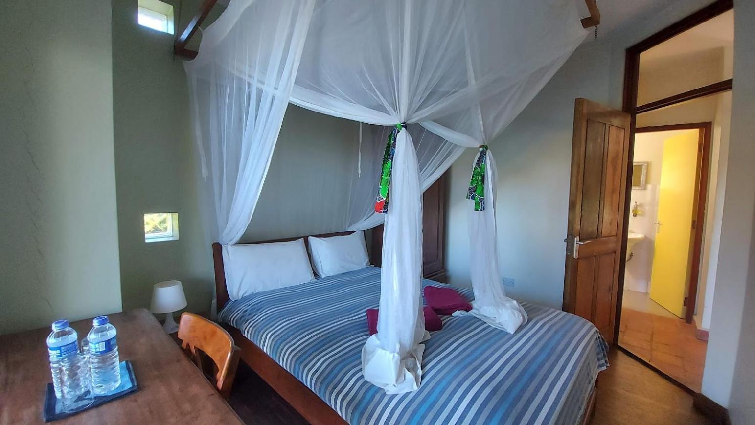 Yellow Haven Lodge Kampala Exteriör bild